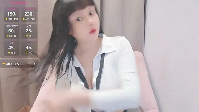 Mia-zhan online show from February 2026 10:32:02 PM