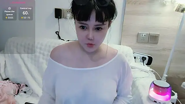 Mia-zhan online show from March 2026 09:42:01 PM