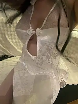 Mia-zhan online show from April 2026 09:23:01 PM