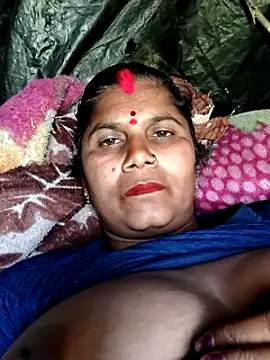 Hot di97 online show from February 2026 08:29:02 AM