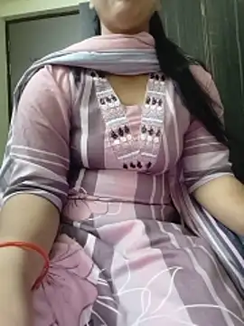 Snapshot of Adaa7 chatting on June 2026 05:18:02 PM Adaa7 online show from June 2026 05:18:02 PM