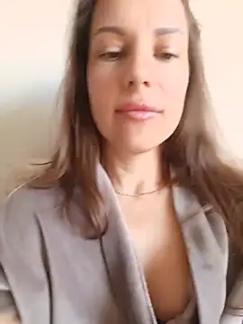 She-Moon online show from June 2026 06:40:01 AM