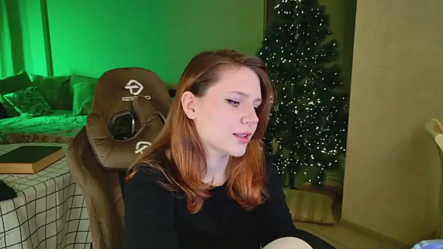 YouHoldMe online show from February 2026 05:31:01 PM