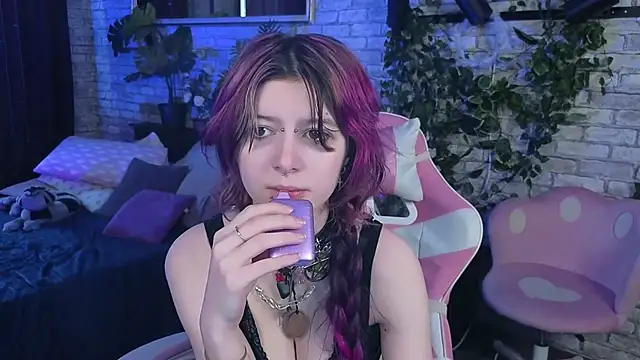 Ashley Veil online show from May 2026 01:29:02 PM
