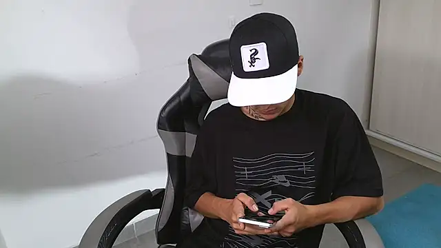 Nico viper 1 online show from February 2026 01:04:02 PM