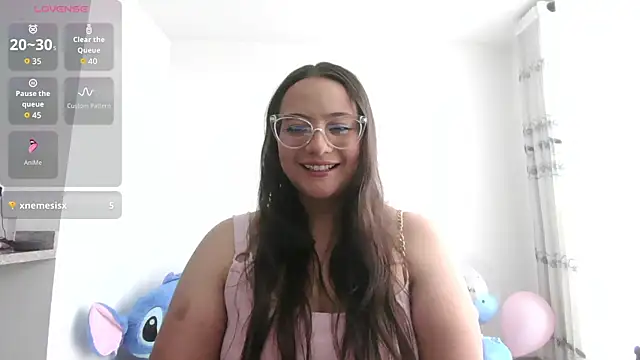 Snapshot of LOLA_R_ chatting on May 2026 06:38:02 PM LOLA R online show from May 2026 06:38:02 PM