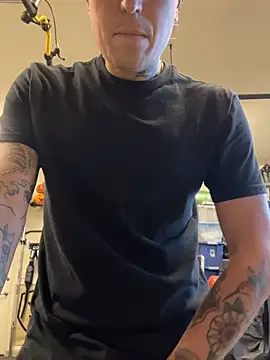 Snapshot of brngitdwn chatting on January 2026 11:10:02 PM brngitdwn online show from January 2026 11:10:02 PM