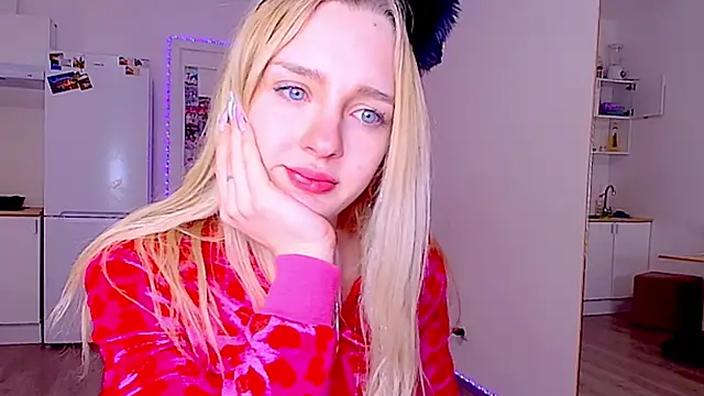 sailormoon666  online show from February 2026 03:25:02 AM