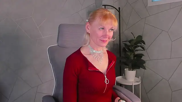 Snapshot of Julie_Lucas chatting on March 2026 01:00:01 AM Julie Lucas online show from March 2026 01:00:01 AM