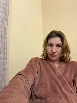 Snapshot of _Crystal_2 chatting on February 2026 09:19:02 PM Crystal 2 online show from February 2026 09:19:02 PM