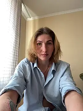 Snapshot of _Crystal_2 chatting on March 2026 12:34:01 PM Crystal 2 online show from March 2026 12:34:01 PM