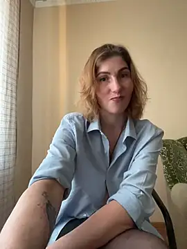 Snapshot of _Crystal_2 chatting on March 2026 03:31:01 PM Crystal 2 online show from March 2026 03:31:01 PM