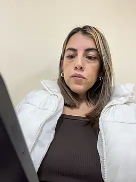 Snapshot of Paulinaa_bella chatting on March 2026 11:44:01 PM Paulinaa bella online show from March 2026 11:44:01 PM