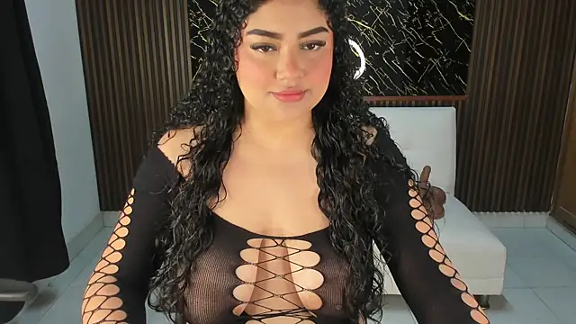 Karla18  online show from April 2026 03:32:01 PM