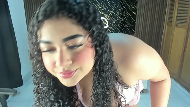 Karla18  online show from May 2026 03:29:02 PM