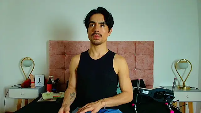 Ethan Briggs  online show from May 2026 03:23:02 AM