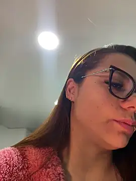 Pretty  Milf online show from April 2026 09:24:01 AM