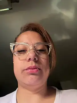 Snapshot of Pretty__Milf chatting on July 2026 09:56:02 AM Pretty Milf online show from July 2026 09:56:02 AM
