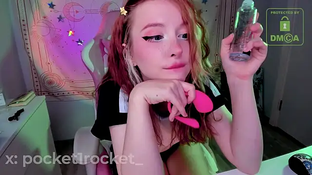 Snapshot of _PocketRocket_ chatting on September 2025 11:28:02 PM PocketRocket online show from September 2025 11:28:02 PM