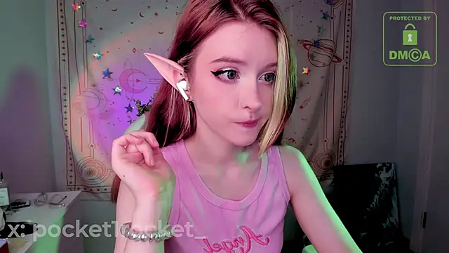 Snapshot of _PocketRocket_ chatting on October 2025 12:20:01 AM PocketRocket online show from October 2025 12:20:01 AM