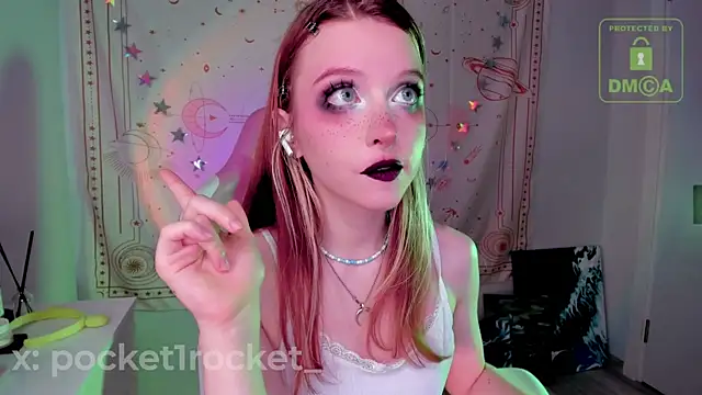 Snapshot of _PocketRocket_ chatting on November 2025 12:00:01 AM PocketRocket online show from November 2025 12:00:01 AM