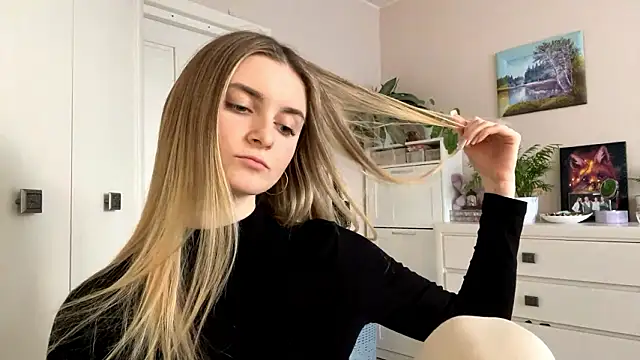 SharellHabersham online show from February 2026 02:00:02 PM