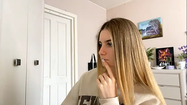 SharellHabersham online show from February 2026 12:10:01 PM