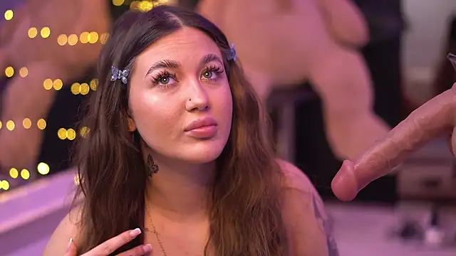 AkaliLuna online show from January 2026 07:11:01 PM