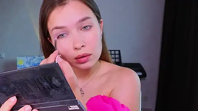 Catherine Karis online show from June 2026 12:20:02 PM
