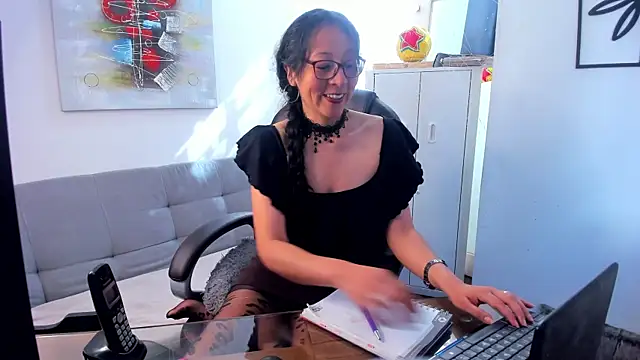 loretta fraser online show from June 2026 01:31:02 PM