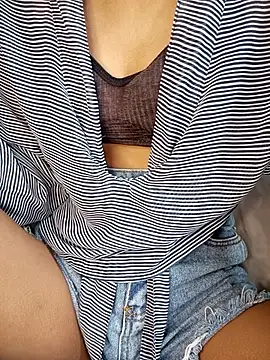 Snapshot of Zi_zii chatting on February 2026 12:36:01 AM Zi zii online show from February 2026 12:36:01 AM