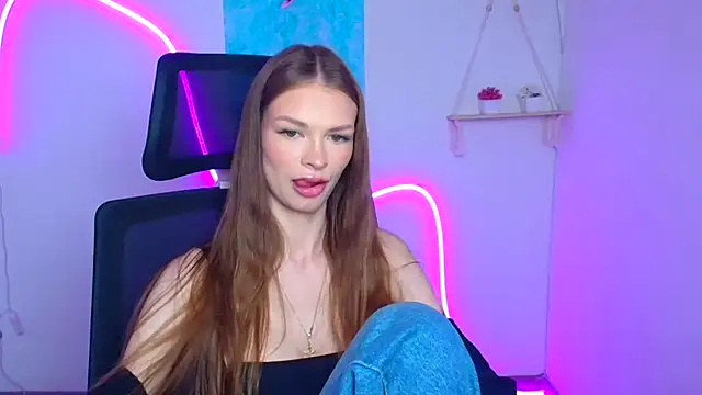 Lina Loveuu online show from March 2026 12:11:01 PM
