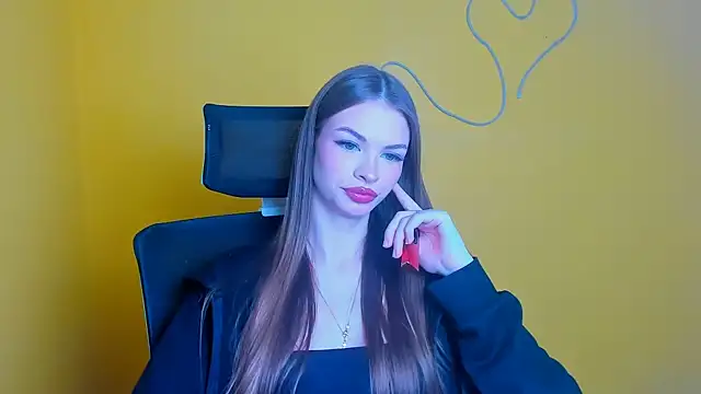 Lina Loveuu online show from April 2026 12:03:02 PM
