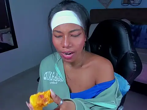 Snapshot of charlotte_bronte chatting on March 2026 08:56:02 PM charlotte bronte online show from March 2026 08:56:02 PM