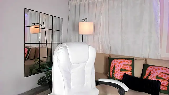 liaamoon  online show from June 2026 12:18:02 PM