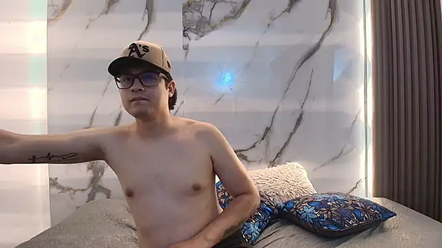 Danner Alaia online show from January 2026 07:39:01 PM