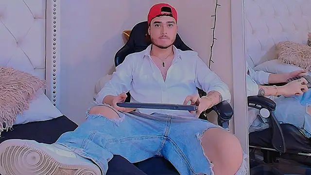 Salvattore Muller online show from February 2026 08:35:01 PM