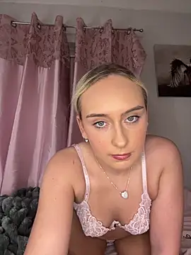 Scarletbx online show from February 2026 10:47:02 PM