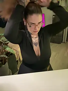 Snapshot of NyxTattoo chatting on February 2026 06:26:01 PM NyxTattoo online show from February 2026 06:26:01 PM