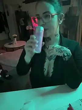 Snapshot of NyxTattoo chatting on February 2026 06:37:02 PM NyxTattoo online show from February 2026 06:37:02 PM