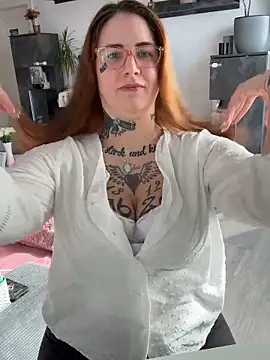 Snapshot of NyxTattoo chatting on February 2026 11:43:02 AM NyxTattoo online show from February 2026 11:43:02 AM