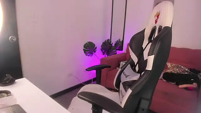 Xiomara as online show from February 2026 02:48:02 PM