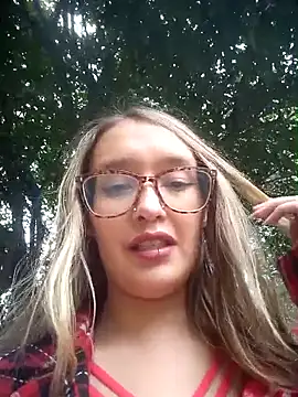 Snapshot of Karla-giraldo_1 chatting on March 2026 06:52:01 PM Karla-giraldo 1 online show from March 2026 06:52:01 PM