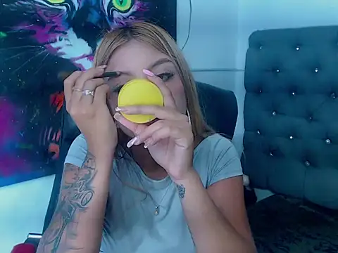 SashaBlondeLatin online show from May 2026 02:22:01 PM