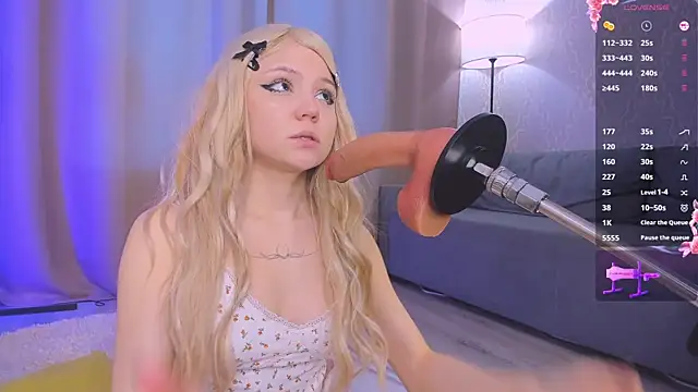 Snapshot of Tiny_Emmy chatting on March 2026 05:24:01 AM Tiny Emmy online show from March 2026 05:24:01 AM