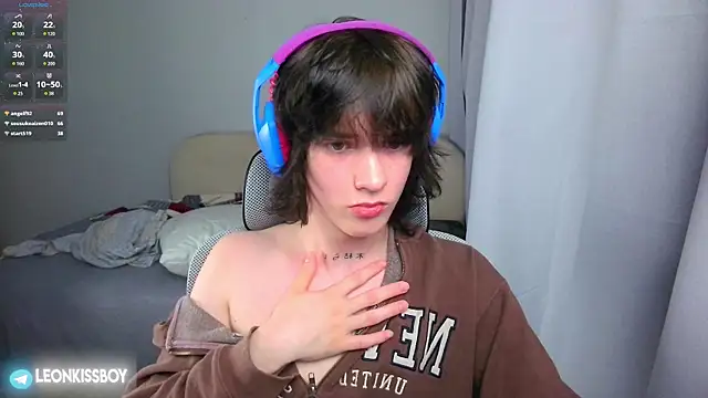 LeonBoykisser online show from June 2026 08:45:02 AM