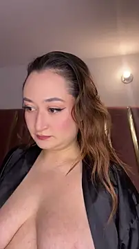 Snapshot of SalomeFlores chatting on June 2026 12:33:02 AM SalomeFlores online show from June 2026 12:33:02 AM