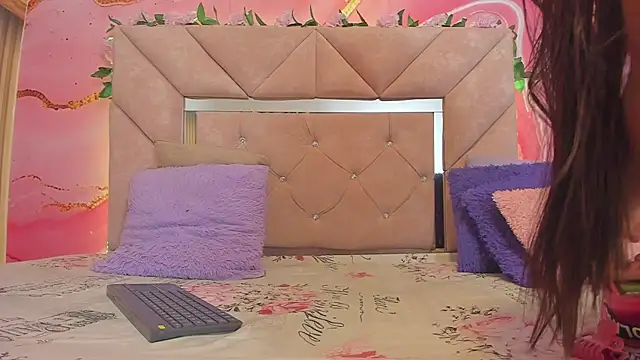 sweet  luna   online show from June 2026 11:09:01 AM