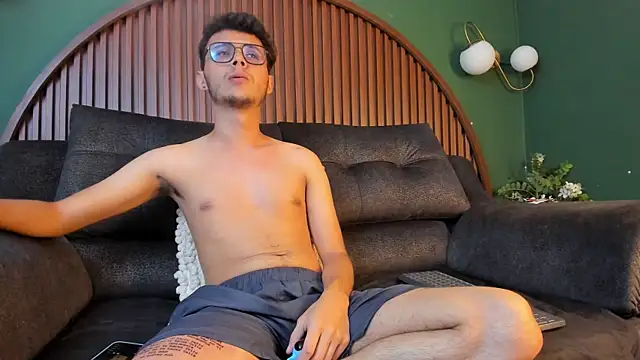 Alhan Twink online show from March 2026 05:01:02 AM