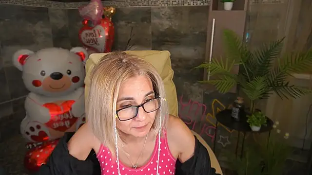 MiaRossy online show from February 2026 12:01:01 PM